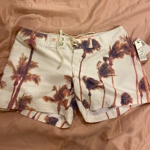 Billabong women juniors board shorts NWT